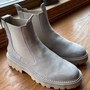 Dolce Vita Moana boot in Fog suede